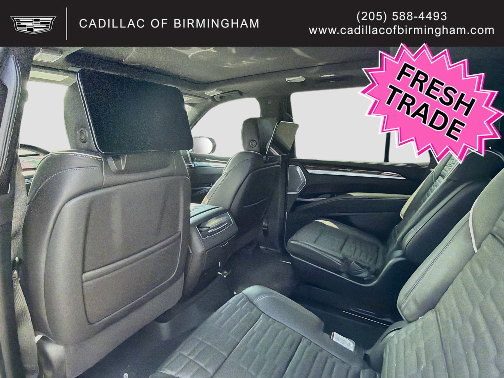 Used 2025 Cadillac Escalade Sport Platinum w/ LPO, ONYX Package AWD/4WD image 3