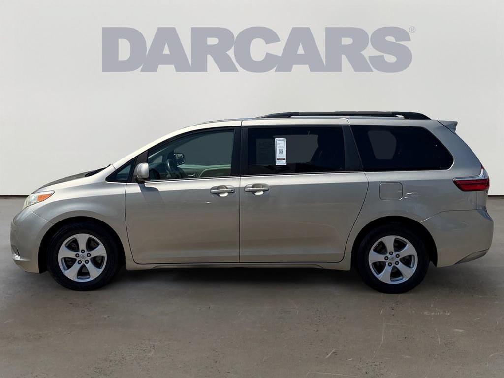 Used 2017 Toyota Sienna LE FWD image 4