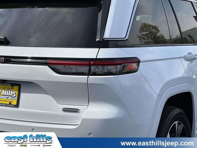 Certified 2022 Jeep Grand Cherokee Overland w/ Adv Protech Group III AWD/4WD image 11