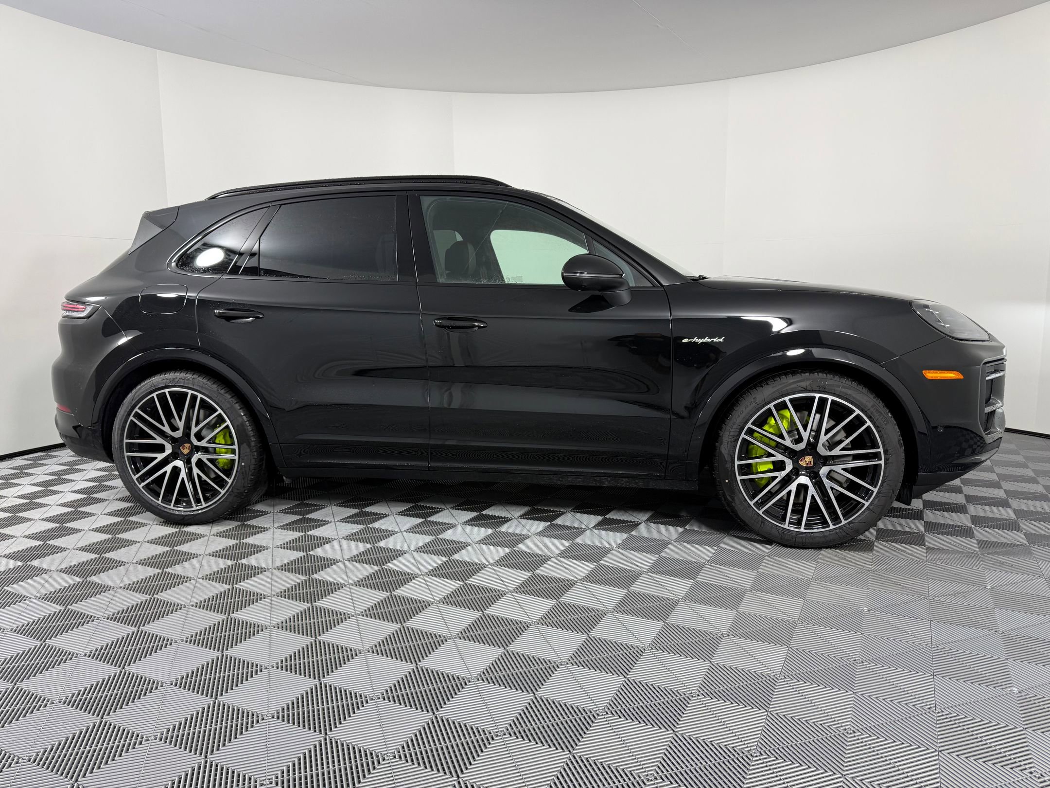 New 2026 Porsche Cayenne S image 8