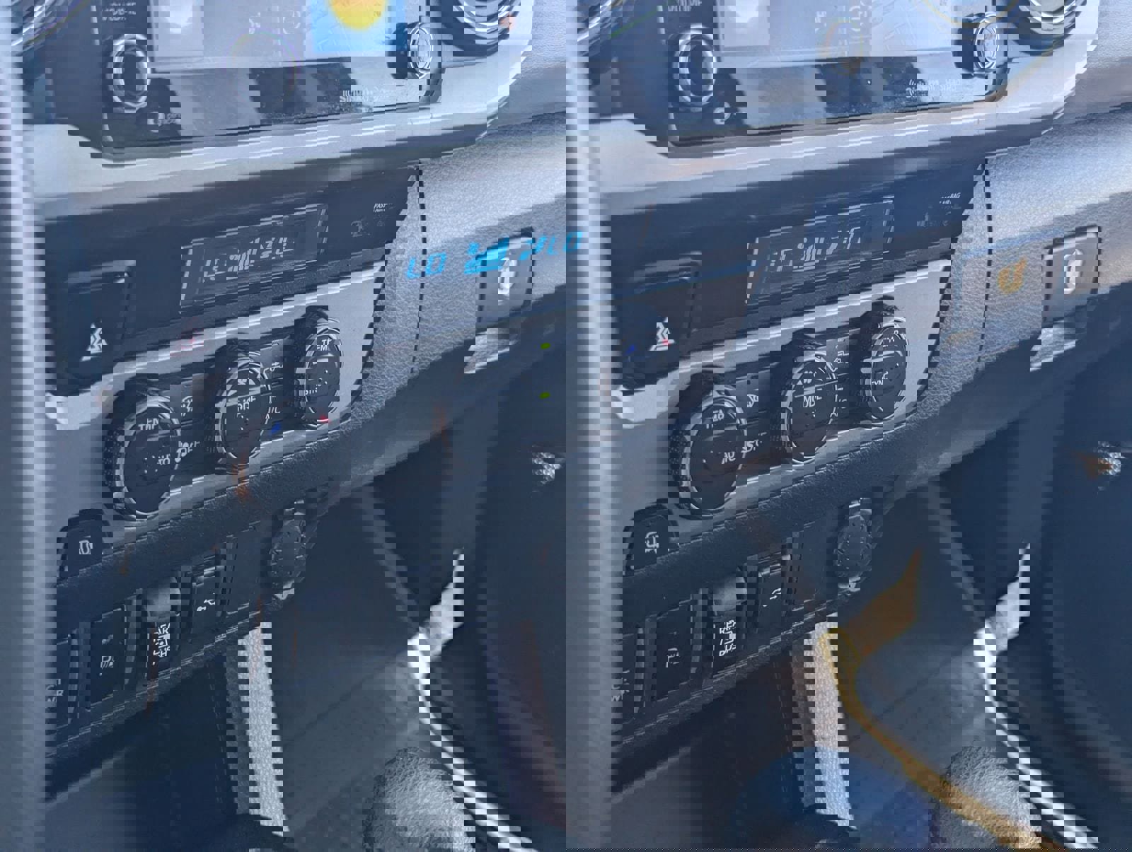 Used 2022 Toyota Tacoma SR5 image 23