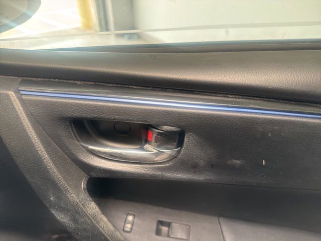 Used 2017 Toyota Corolla SE FWD image 5