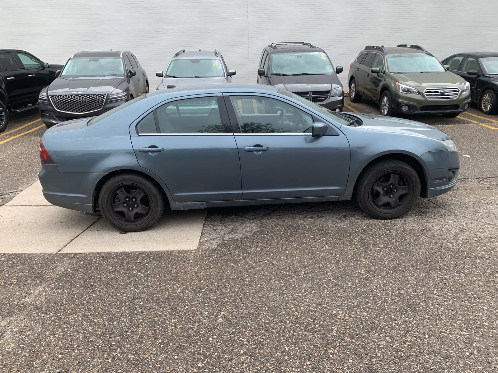 Used 2011 Ford Fusion SE FWD image 4