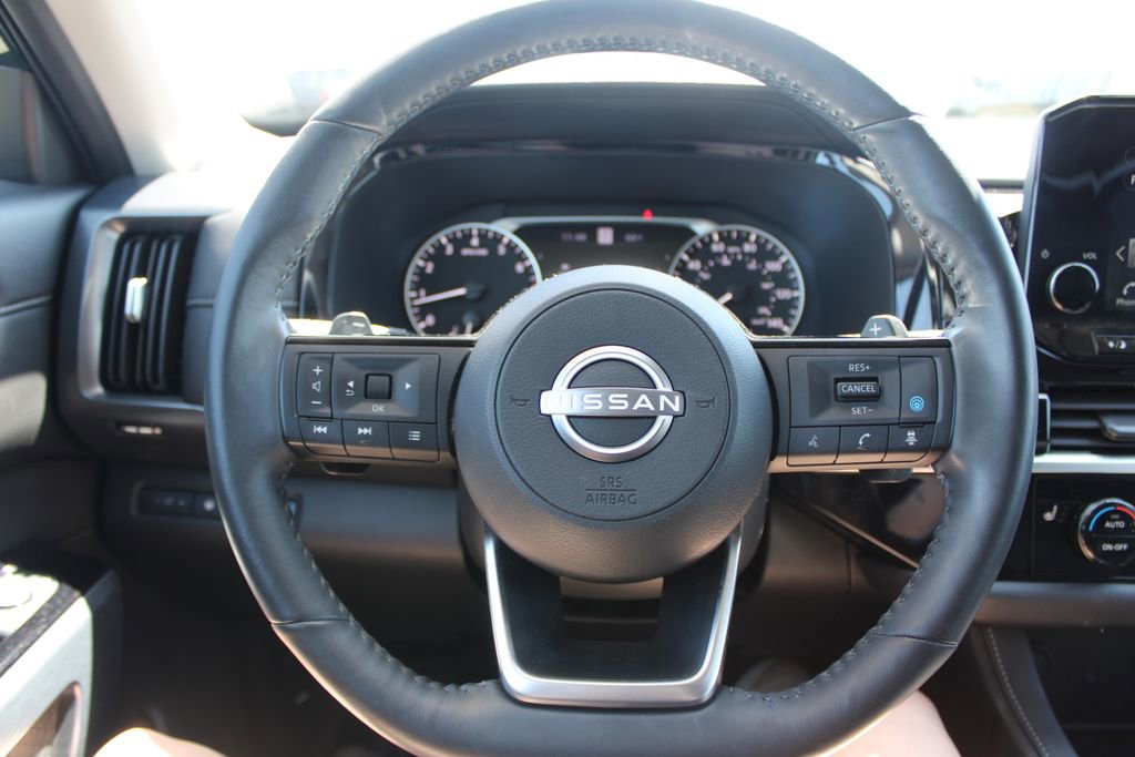 Used 2025 Nissan Pathfinder SL FWD image 37
