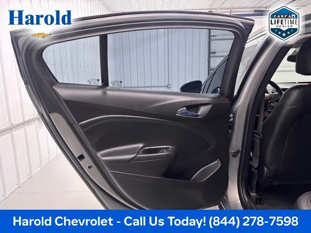 Used 2018 Chevrolet Cruze Premier FWD image 12