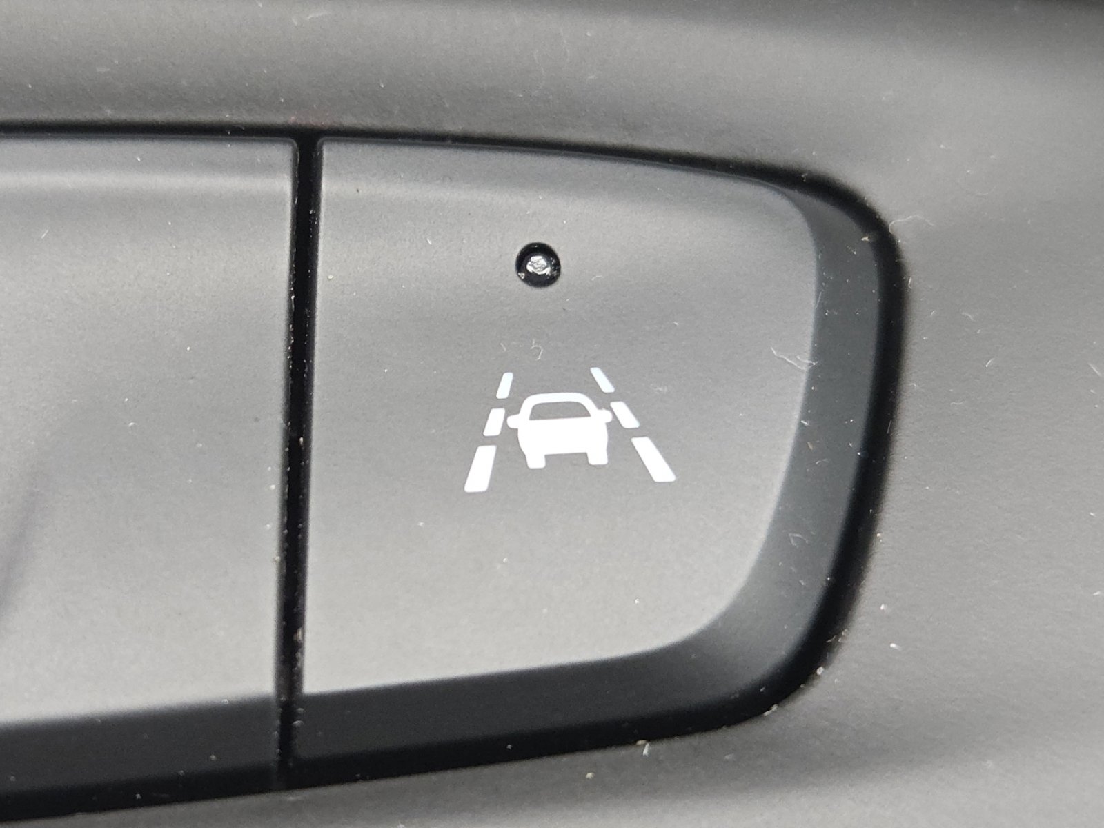 Used 2025 Chevrolet Trax LS w/ LS Convenience Package image 6