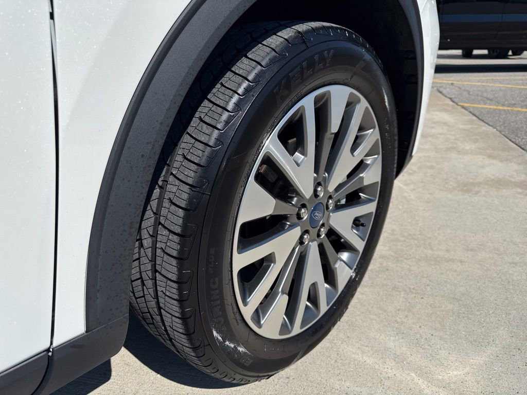 Used 2022 Ford Escape Titanium image 39