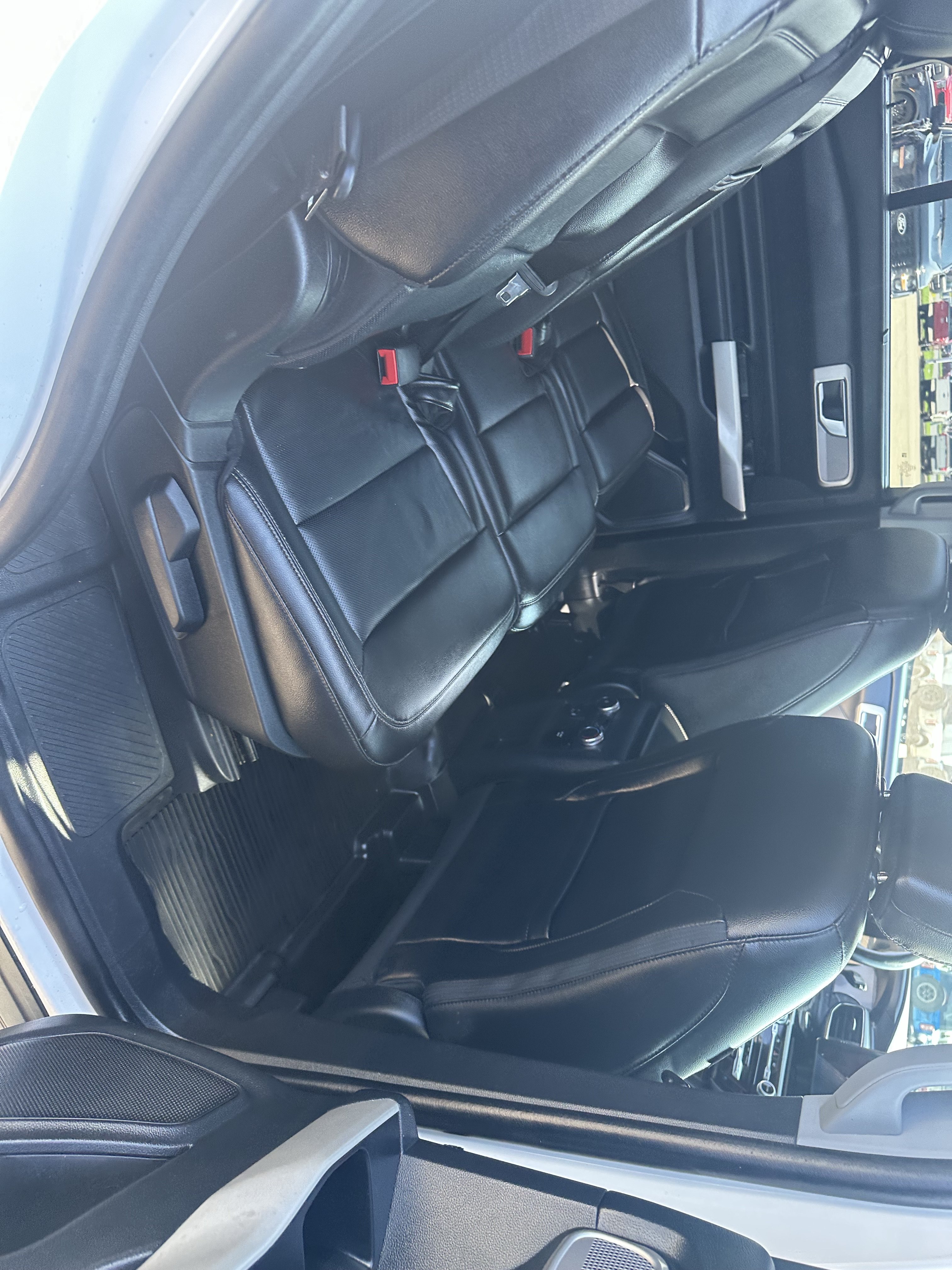 Used 2021 Ford Explorer Limited w/ Equipment Group 301A AWD/4WD image 10