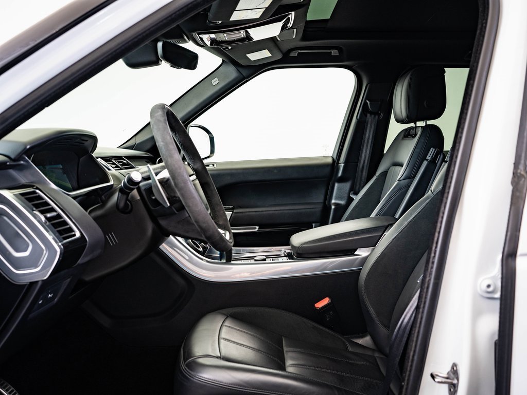 Used 2022 Land Rover Range Rover Sport HST image 24