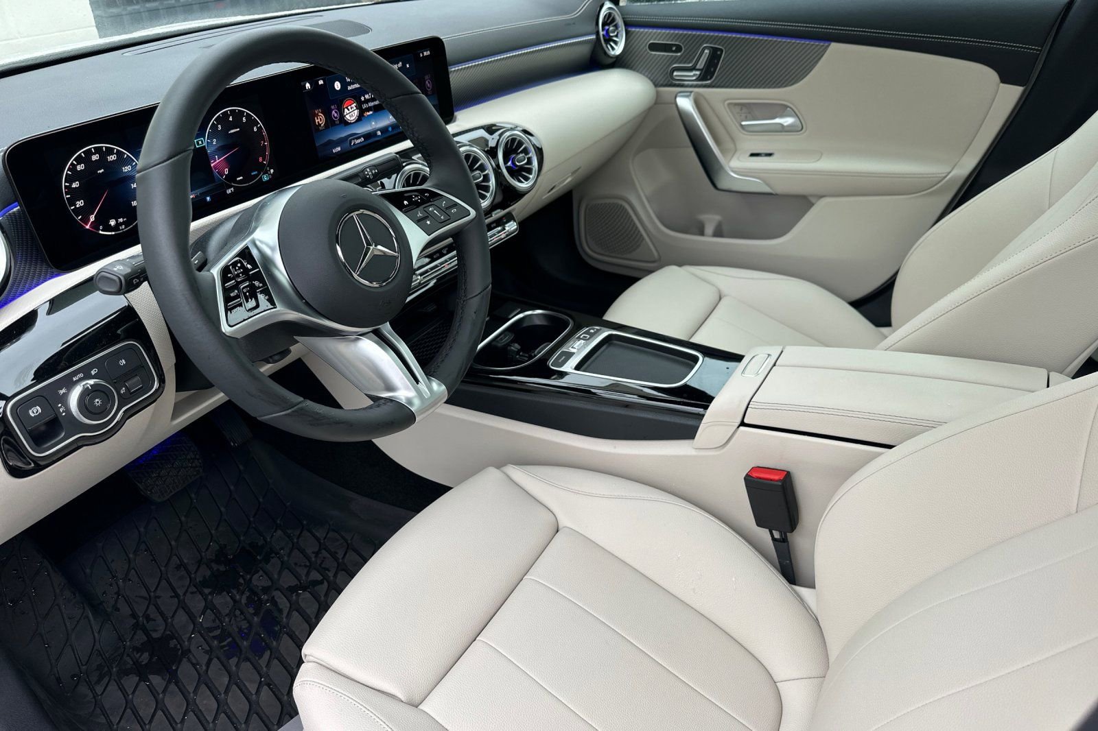 New 2025 Mercedes-Benz CLA 250 4MATIC image 8