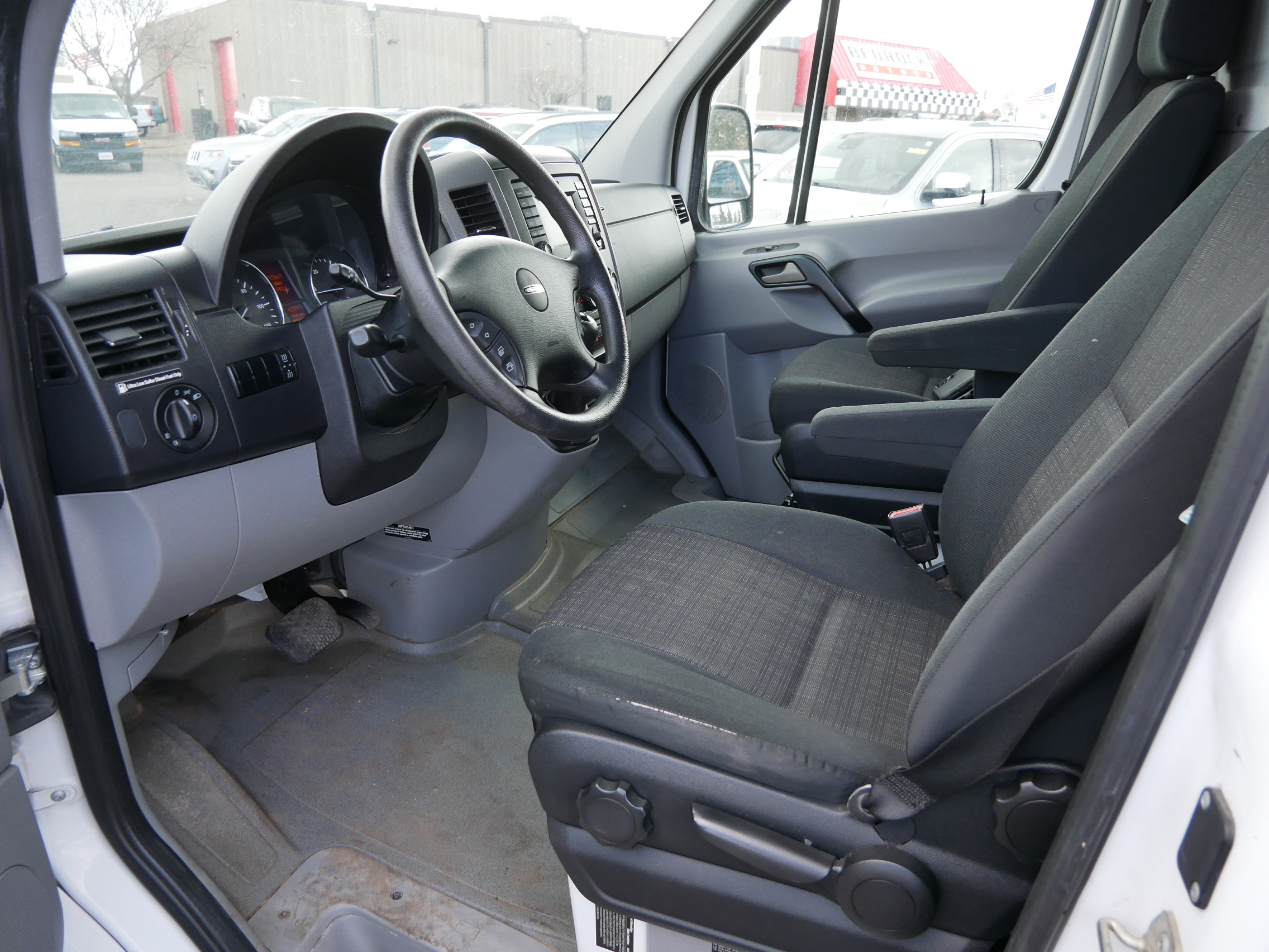 Used 2015 Freightliner Sprinter 3500 image 16