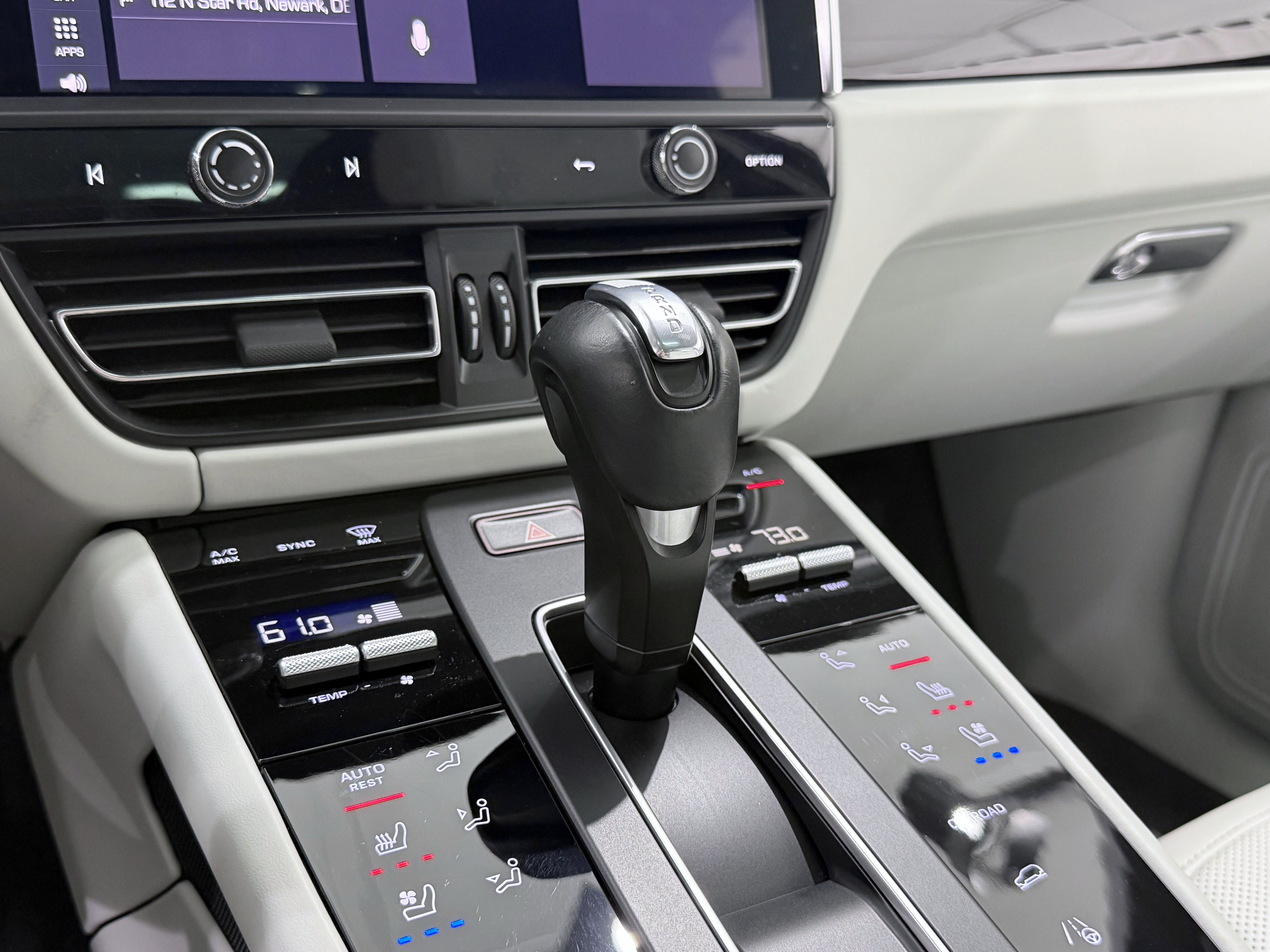 Certified 2023 Porsche Macan Turbo AWD/4WD image 40