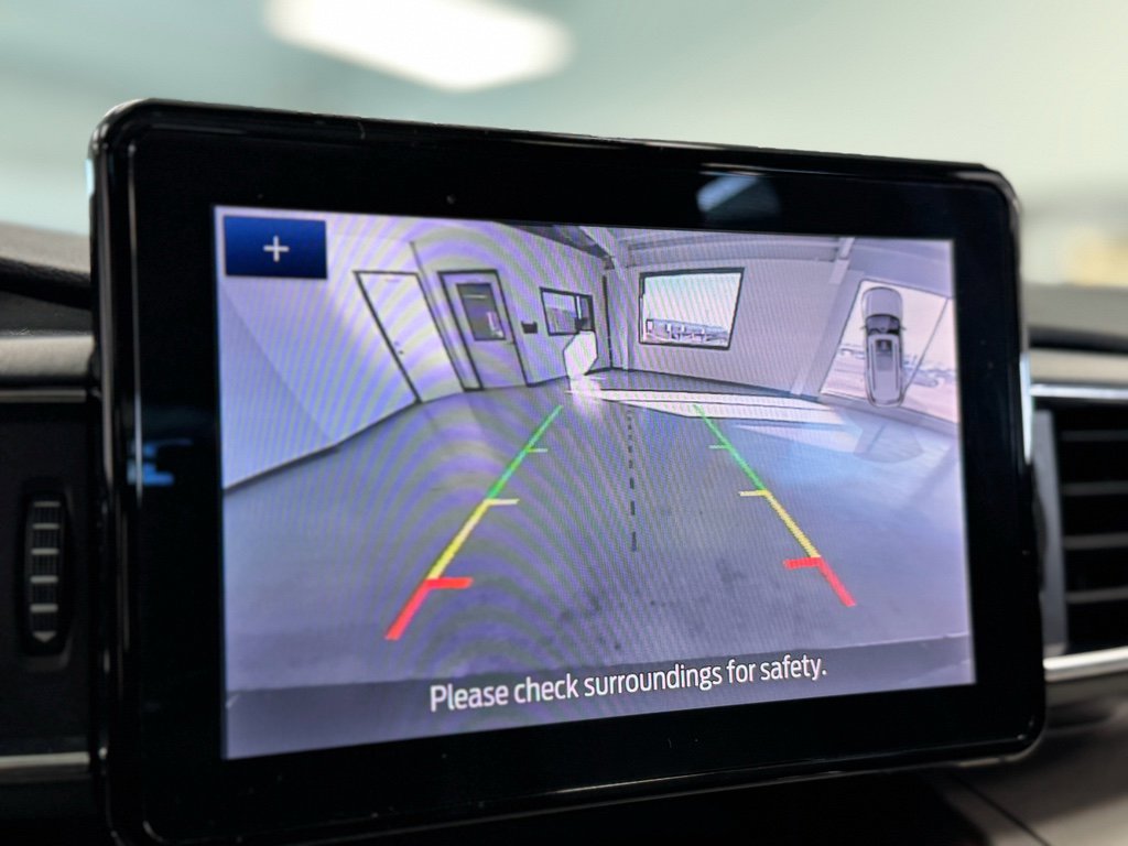 Used 2021 Ford Explorer XLT w/ Equipment Group 202A image 25