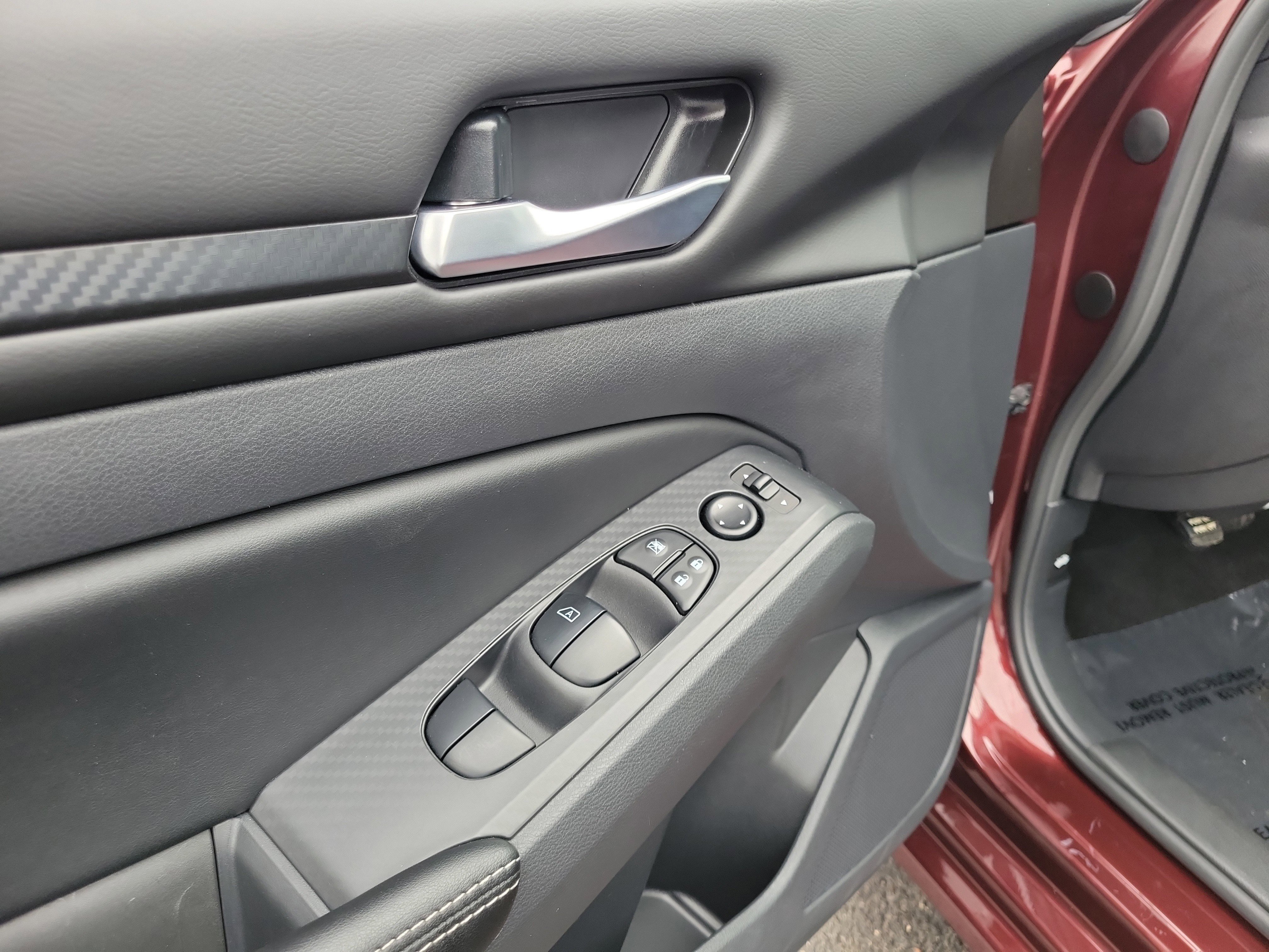 Used 2025 Nissan Altima 2.5 SV FWD image 18