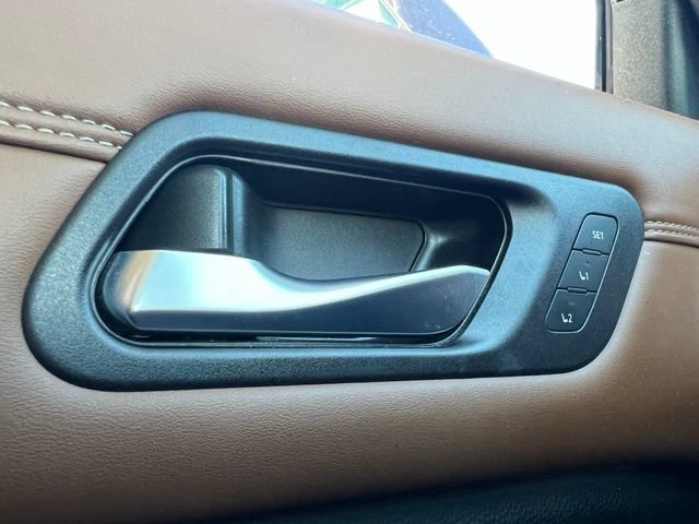 Used 2023 Nissan Pathfinder Platinum w/ Lighting Package (N93) FWD image 25