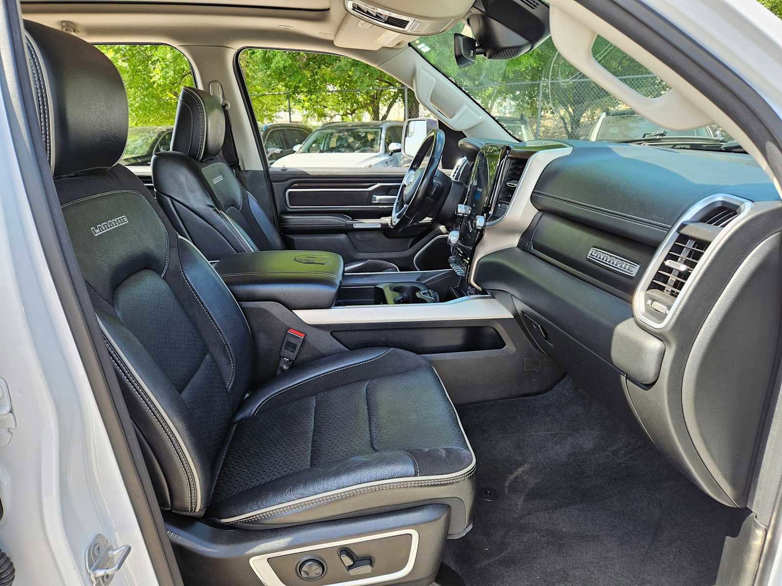 Used 2022 RAM 1500 Laramie w/ Laramie Southwest Edition image 22