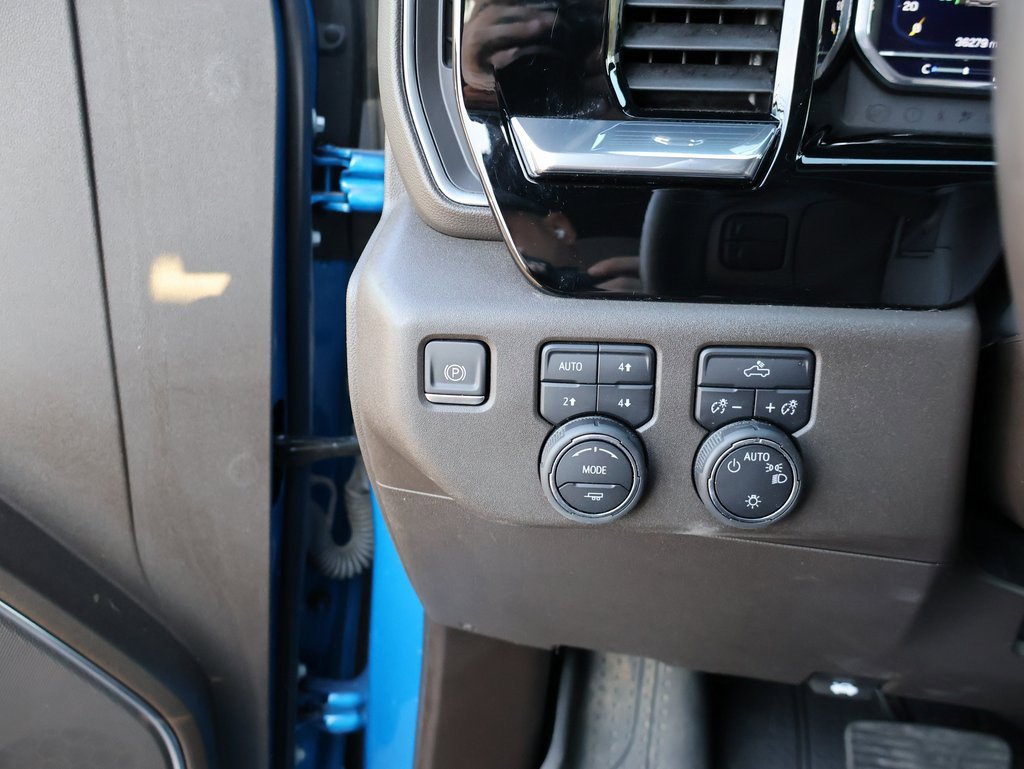 Used 2023 Chevrolet Silverado 1500 LT w/ Z71 Off-Road Package image 28