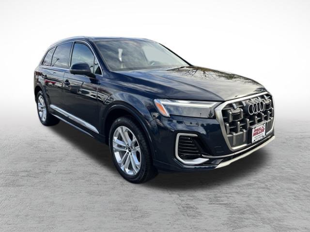 Certified 2025 Audi Q7 2.0T Premium Plus image 3