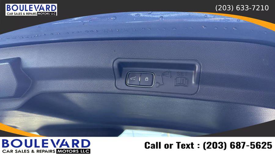 Used 2020 Ford Explorer Limited w/ Class III Trailer Tow Package image 39