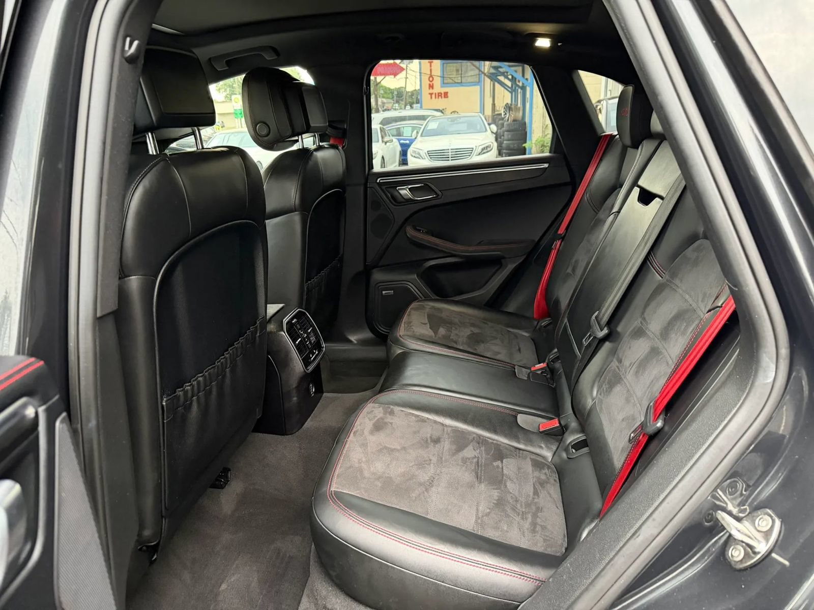 Used 2017 Porsche Macan GTS AWD/4WD image 22