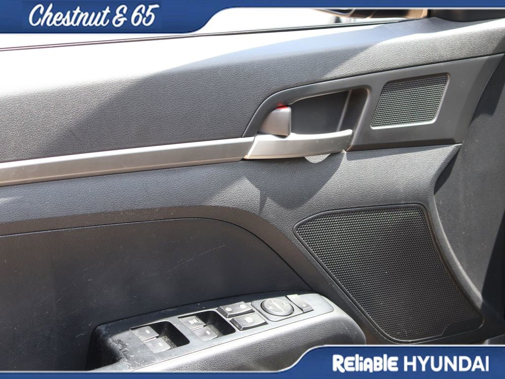 Used 2019 Hyundai Elantra SE w/ Cargo Package FWD image 22