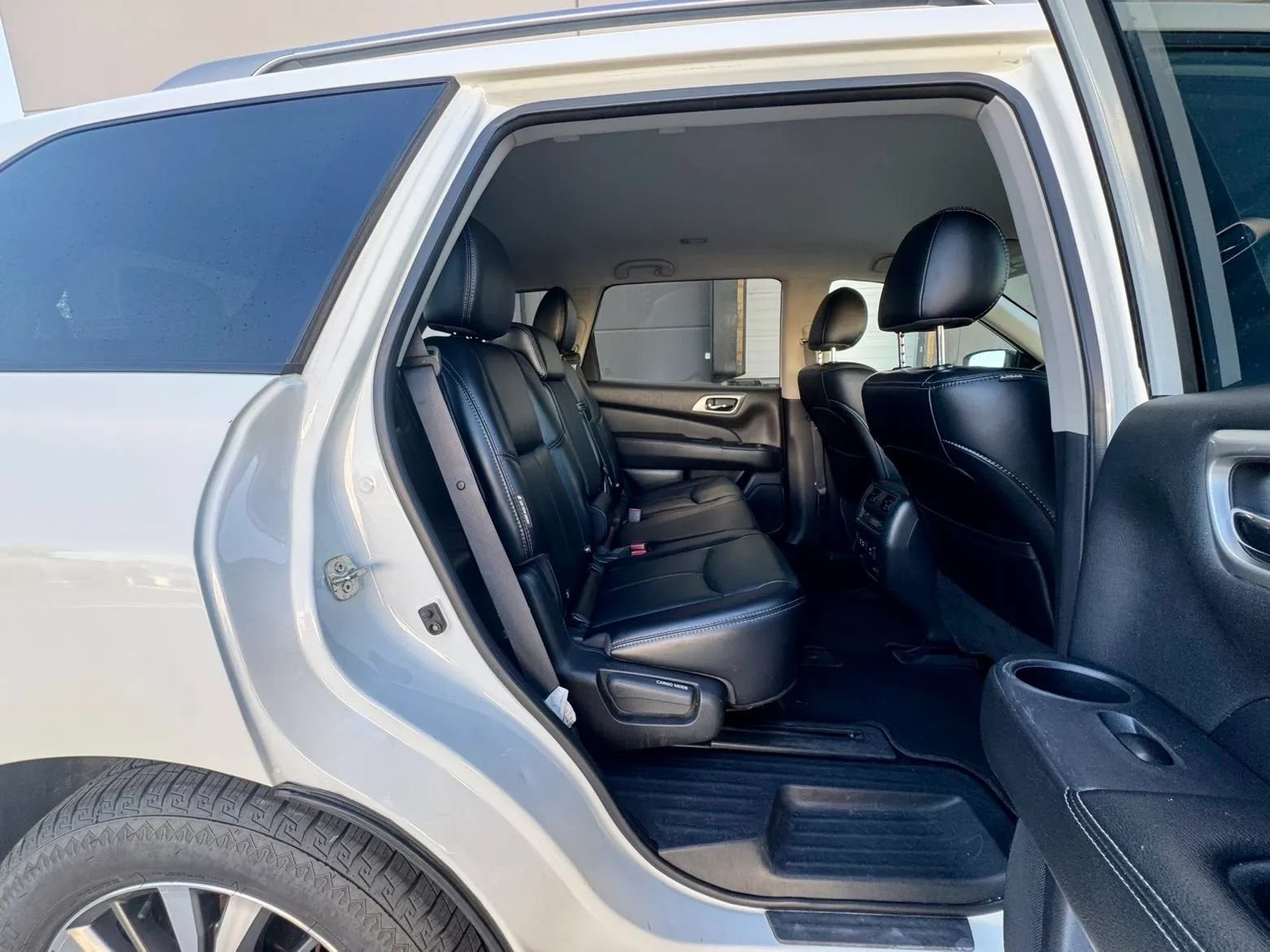 Used 2020 Nissan Pathfinder SL AWD/4WD image 15