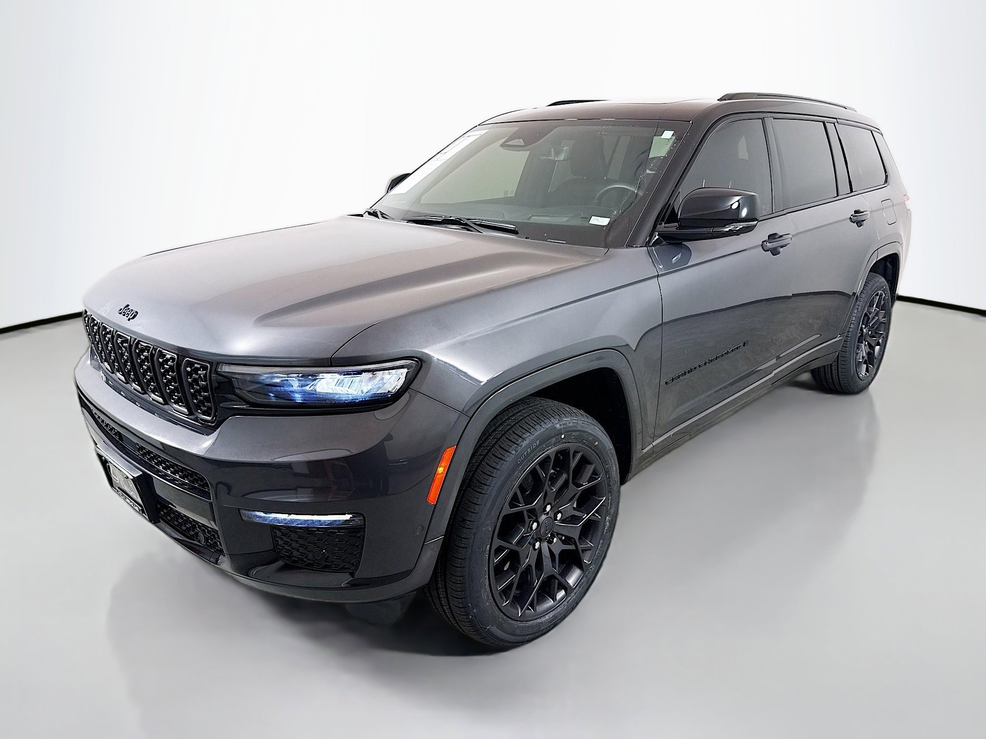 Used 2023 Jeep Grand Cherokee L Summit image 3