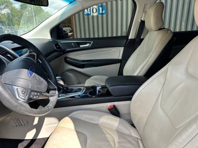 Used 2016 Ford Edge Titanium FWD image 15