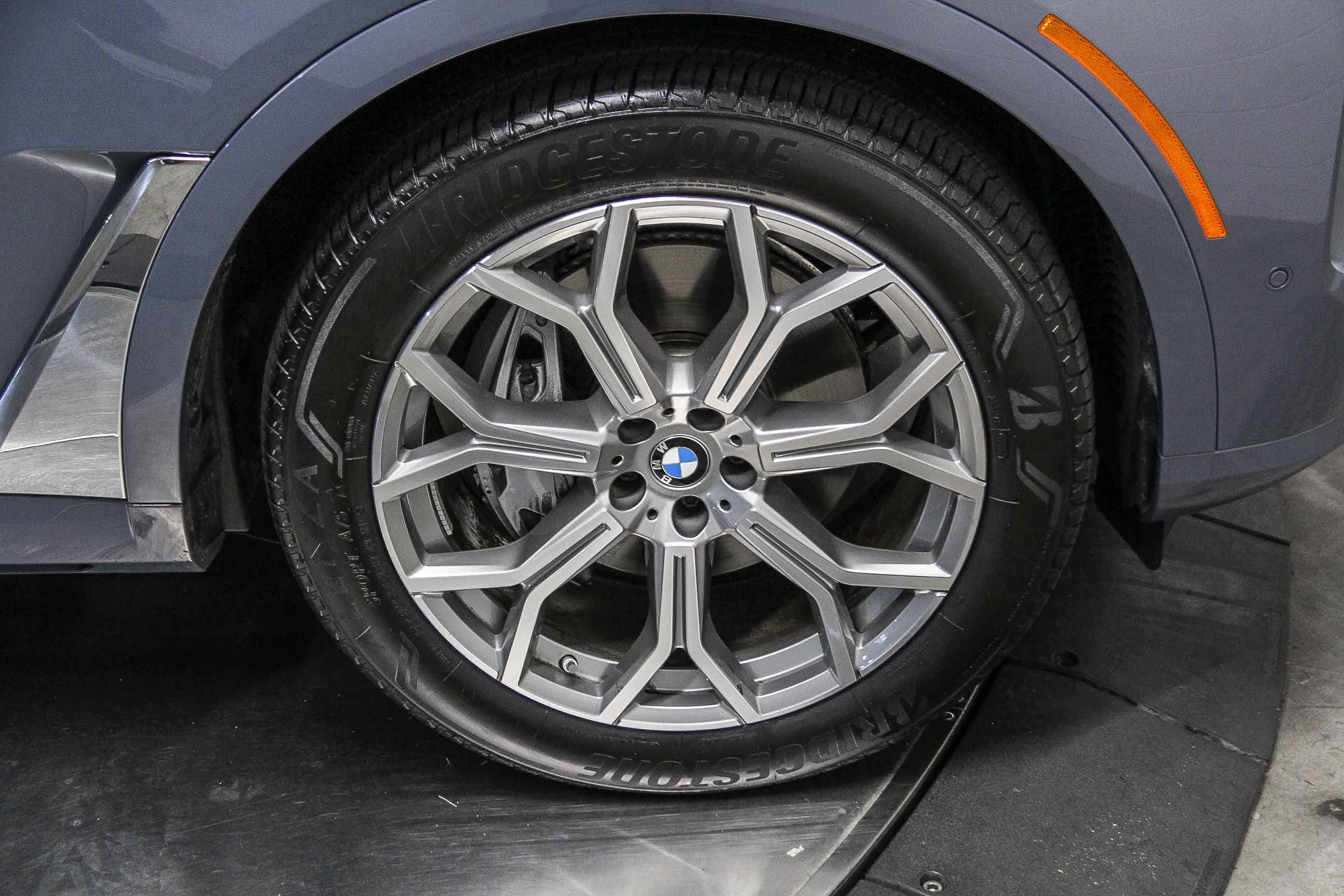 Used 2026 BMW X7 xDrive40i AWD/4WD image 9