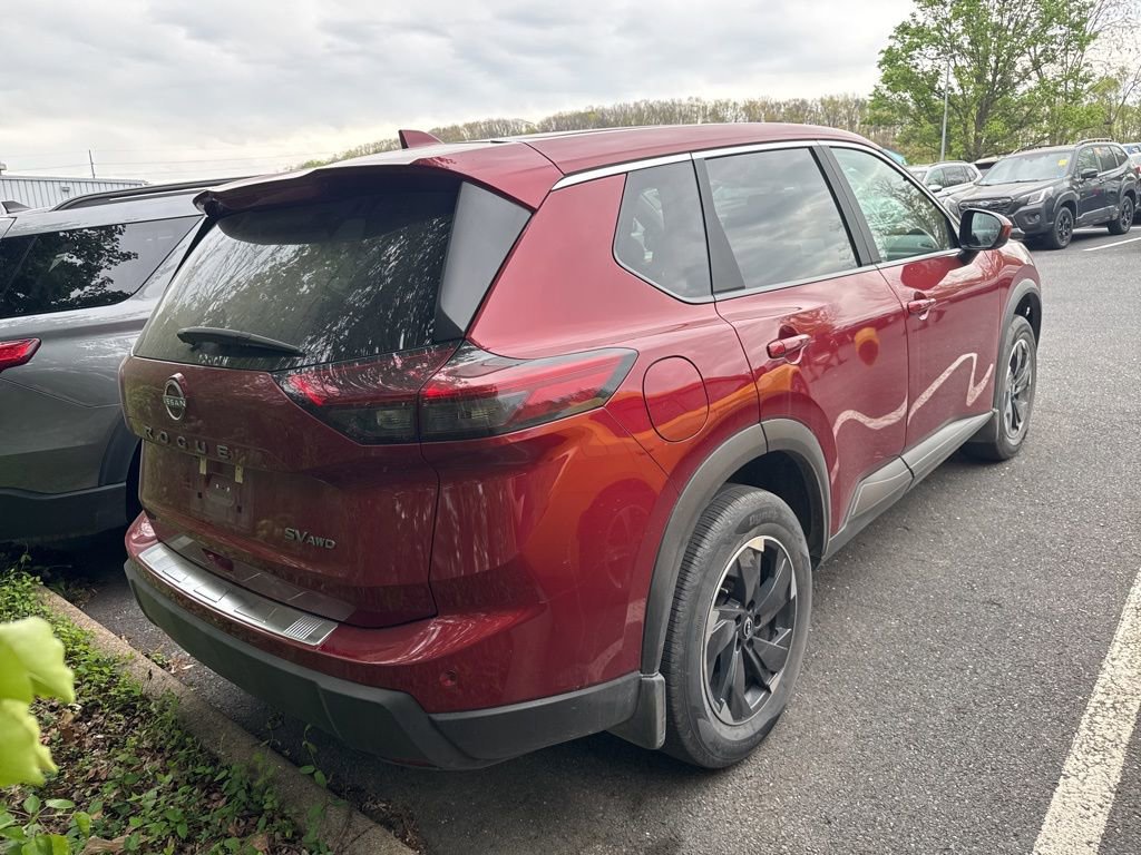 Used 2024 Nissan Rogue SV image 4