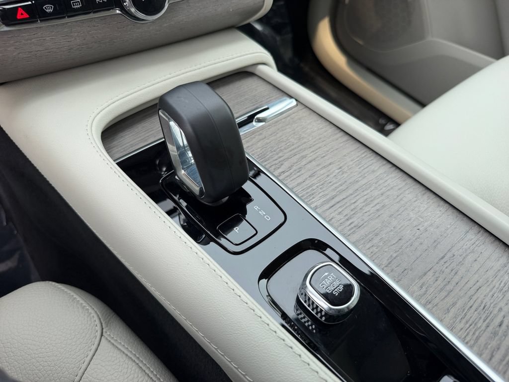 Certified 2023 Volvo XC90 B6 Plus AWD/4WD image 25