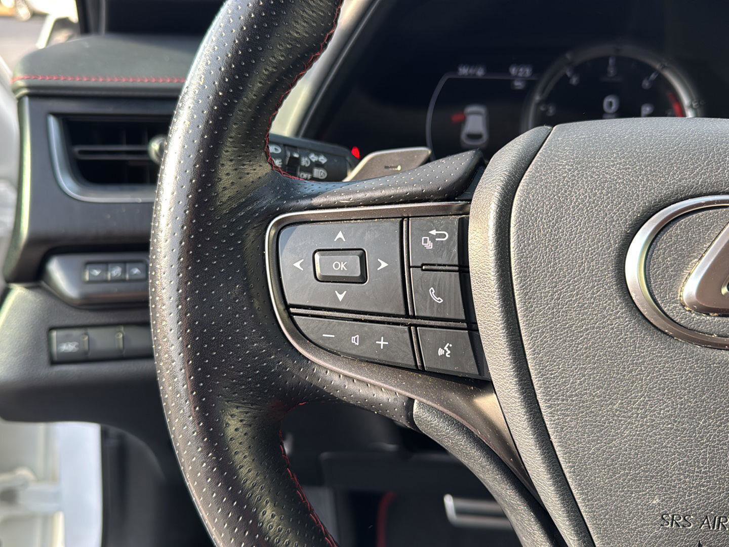 Used 2021 Lexus UX 200 F Sport w/ Accessory Package (Z2) image 19