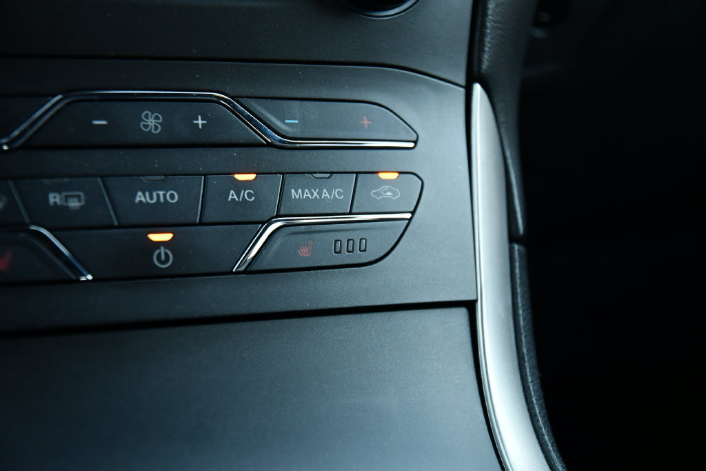 Used 2020 Ford Edge ST-Line FWD image 23