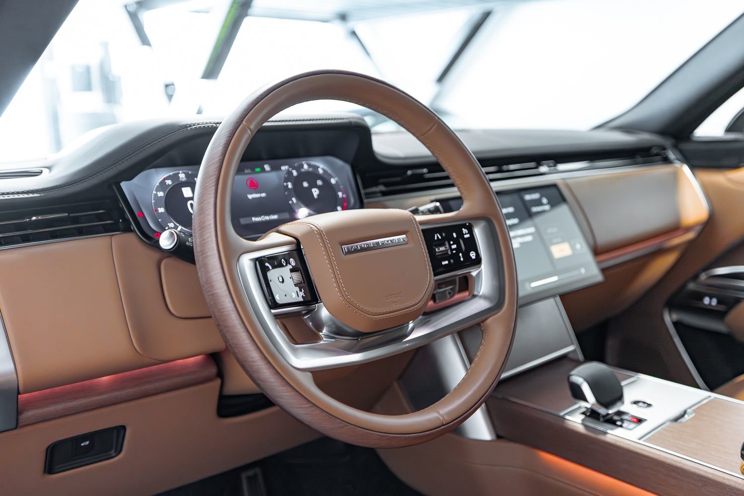 Used 2024 Land Rover Range Rover Long Wheelbase SE image 20