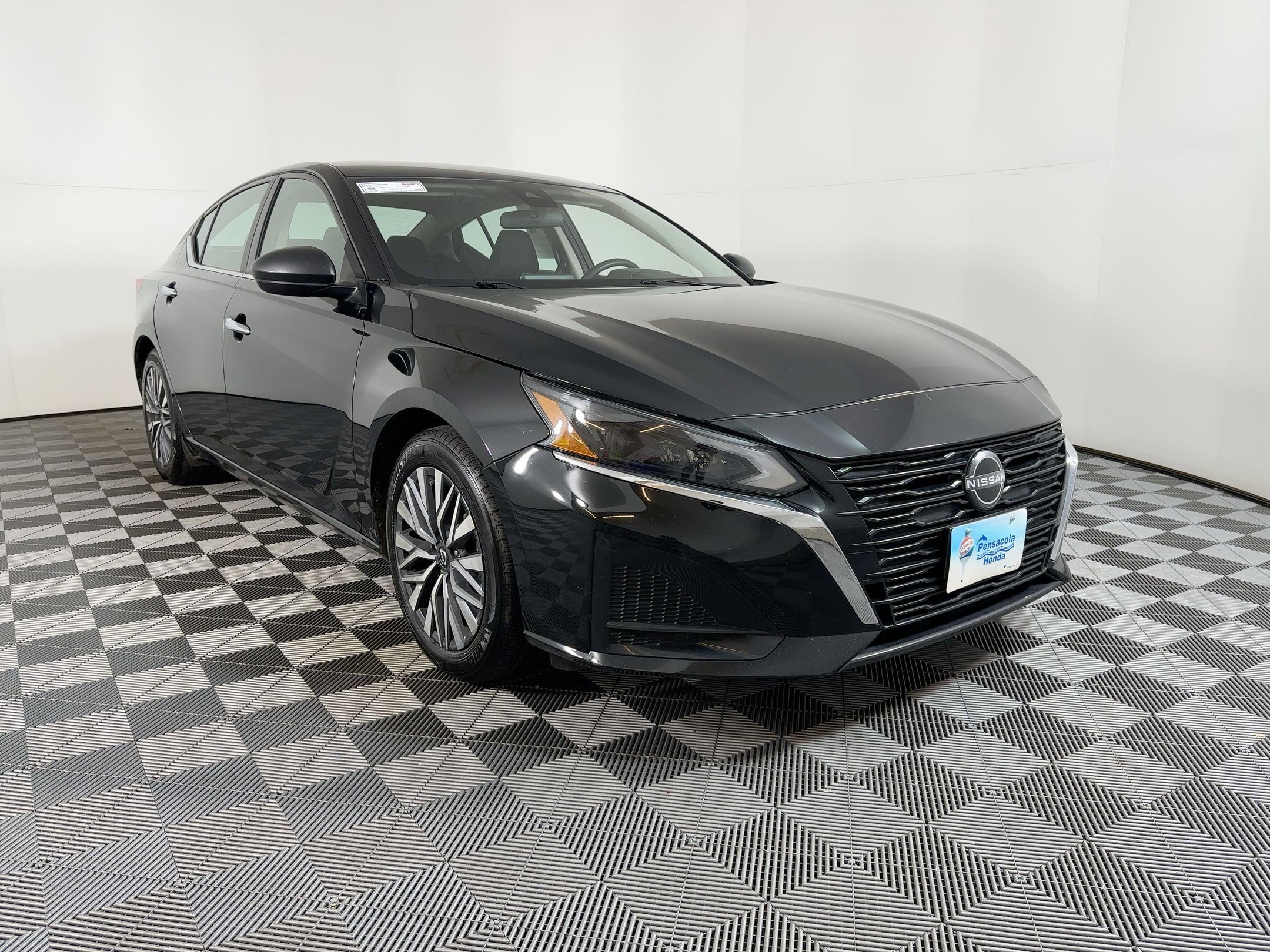 Used 2024 Nissan Altima 2.5 SV image 19