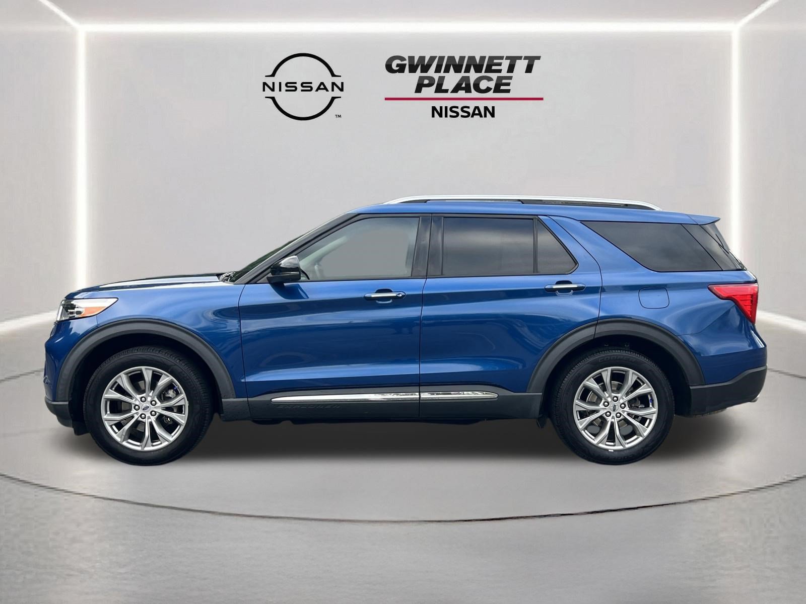 Used 2021 Ford Explorer Limited w/ Equipment Group 301A AWD/4WD image 21