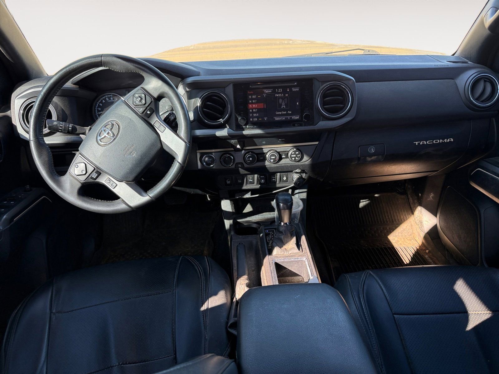 Used 2019 Toyota Tacoma TRD Sport image 10