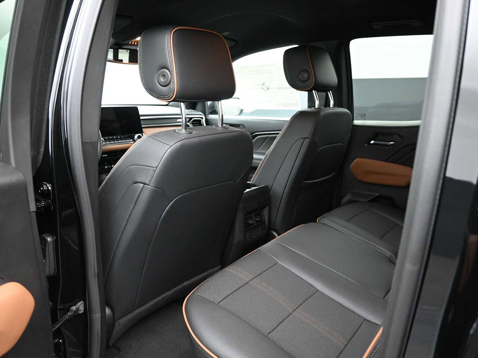 New 2025 GMC Canyon AT4 w/ Nightfall Edition image 26