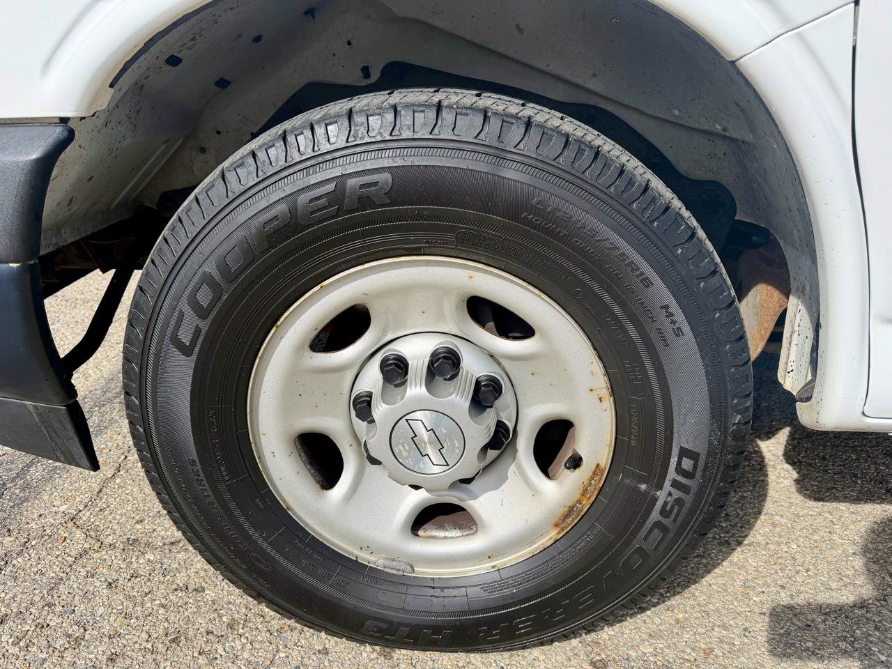 Used 2017 Chevrolet Express 3500 image 12