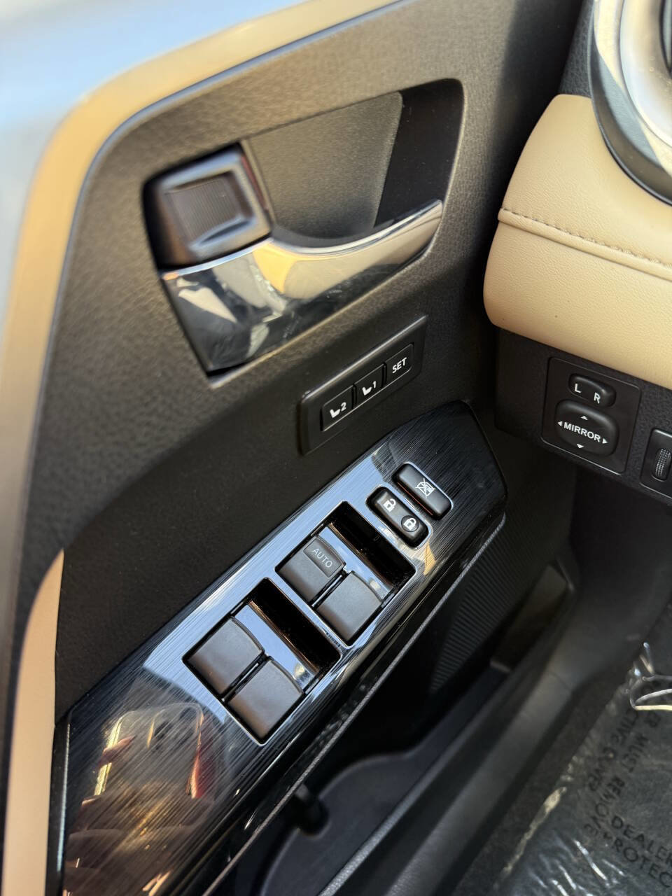 Used 2016 Toyota RAV4 Limited image 22