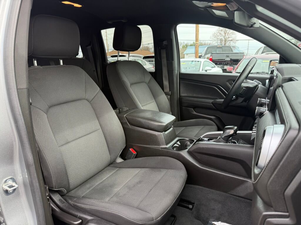 Used 2023 Chevrolet Colorado LT RWD image 28
