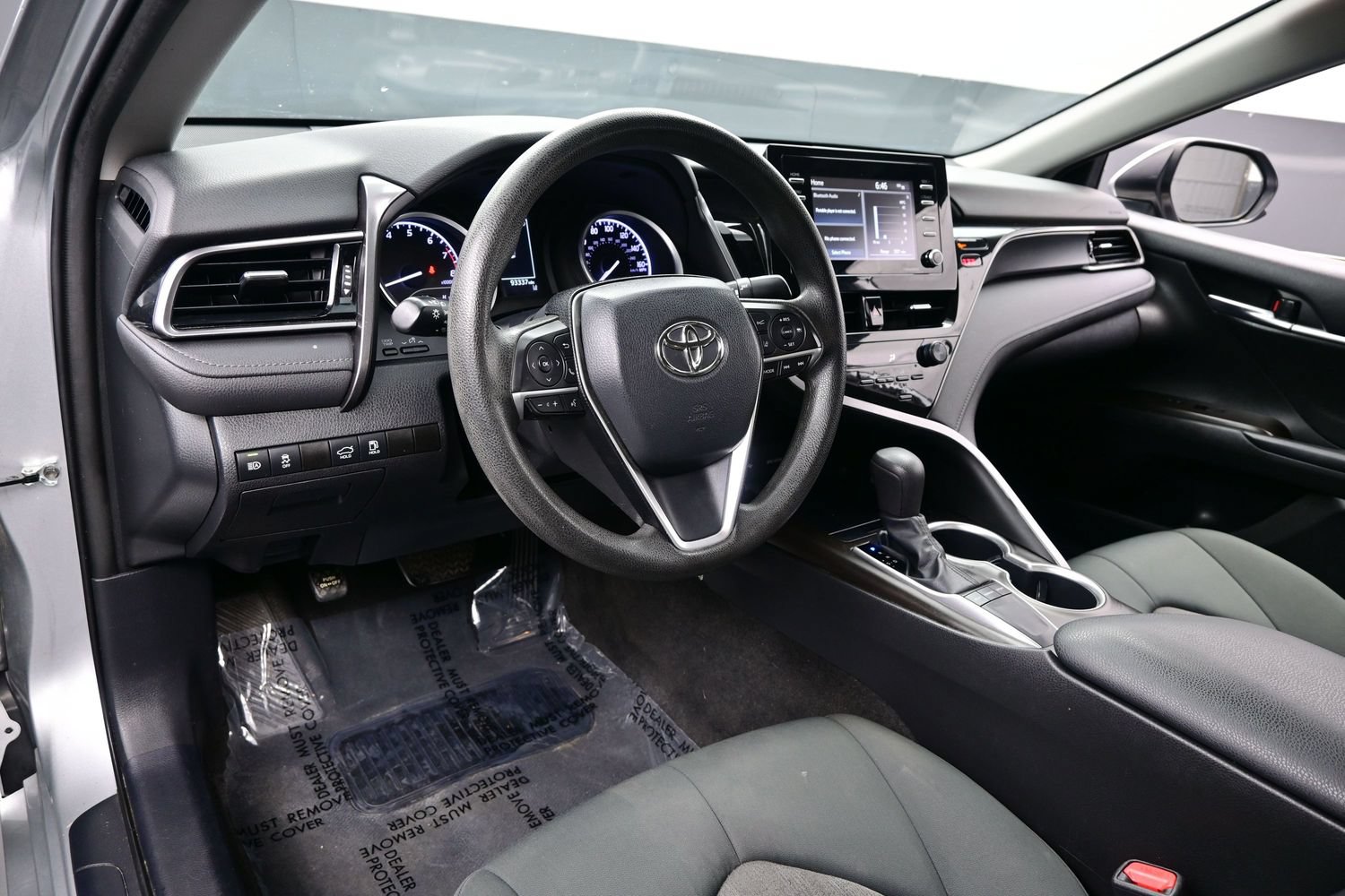 Used 2022 Toyota Camry LE FWD image 13