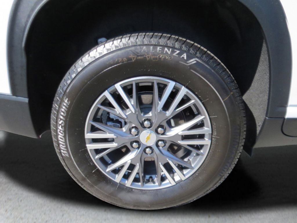 Certified 2026 Chevrolet Traverse LT FWD image 14