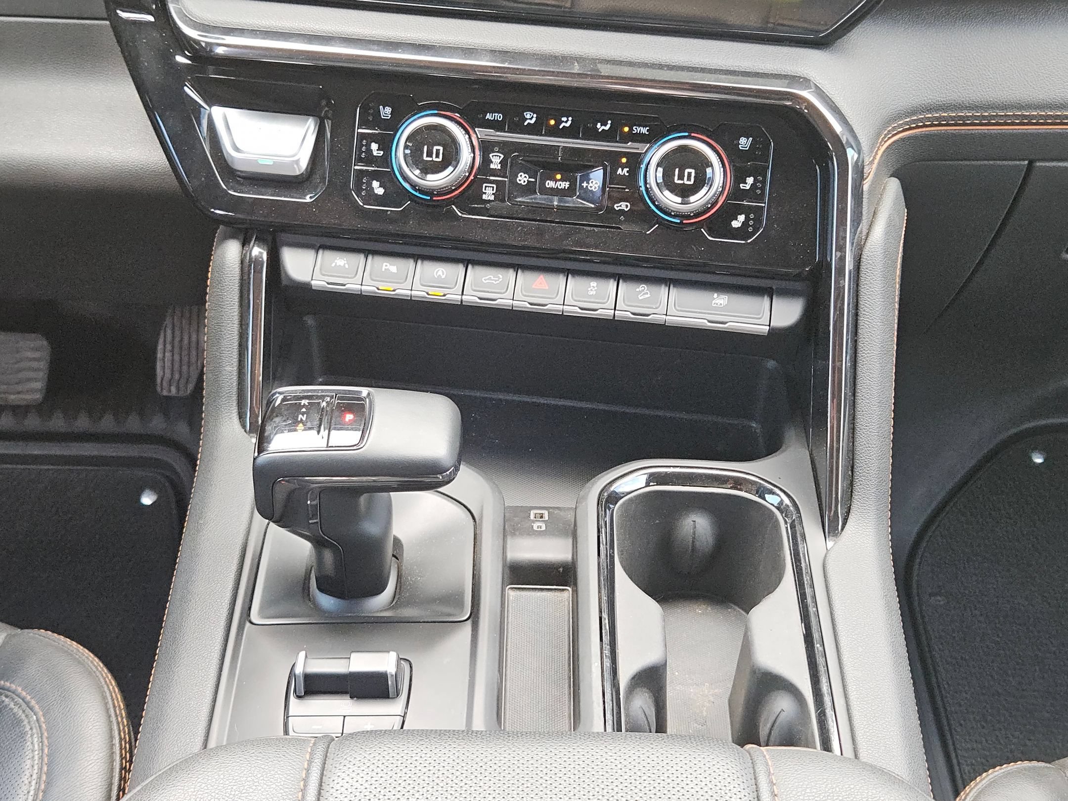 Used 2023 GMC Sierra 1500 AT4 w/ AT4 Premium Package AWD/4WD image 19