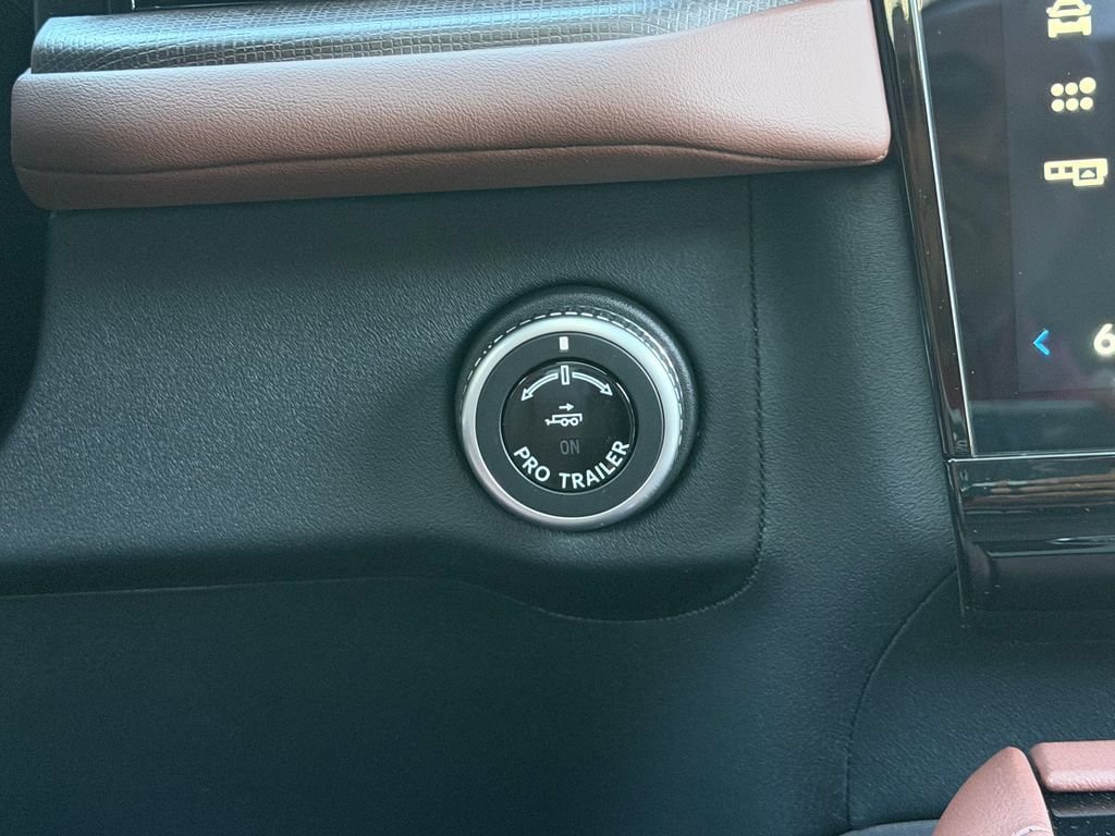 New 2026 Lincoln Navigator Reserve AWD/4WD image 17