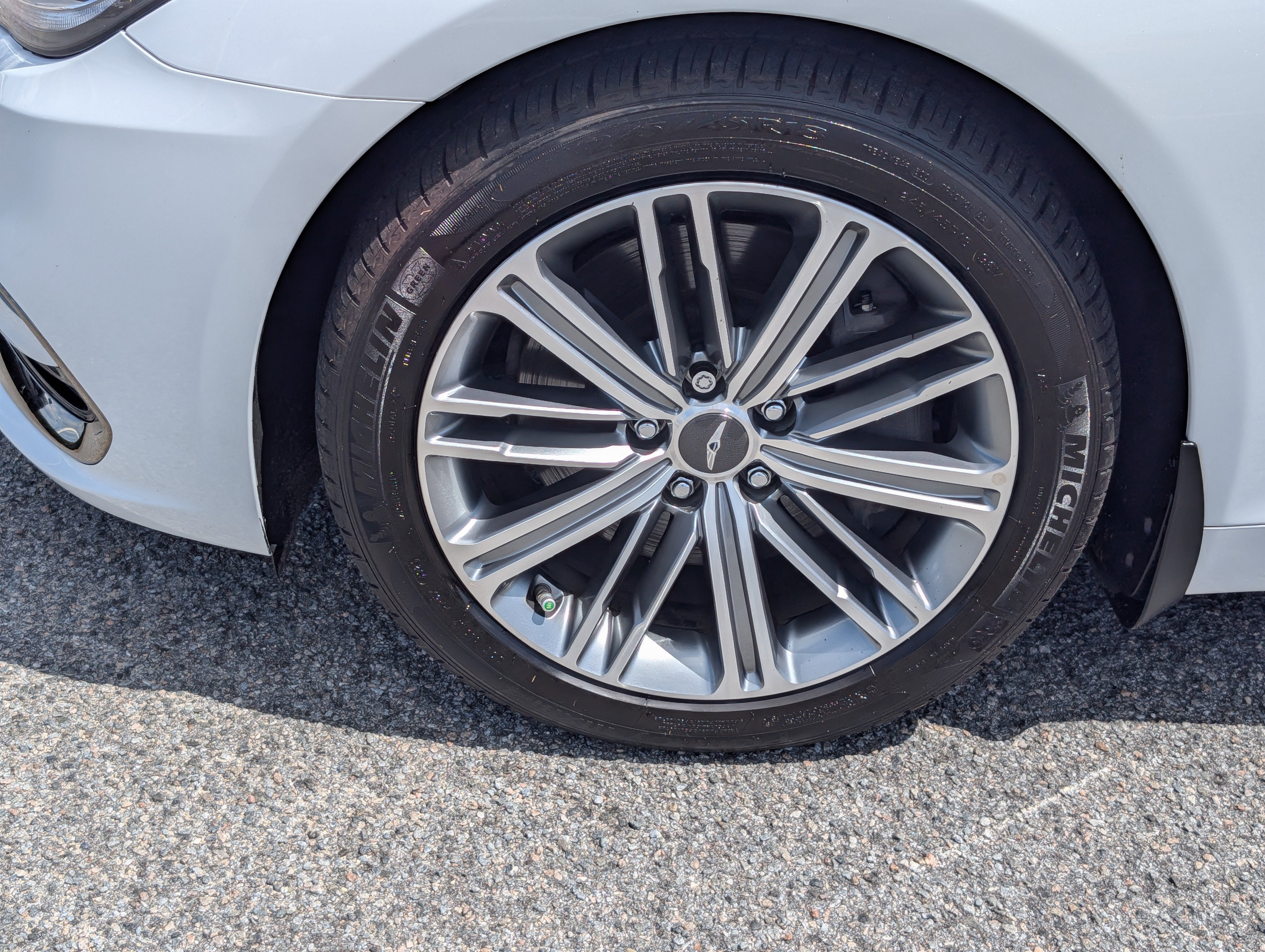 Used 2019 Genesis G80 3.8 RWD image 13