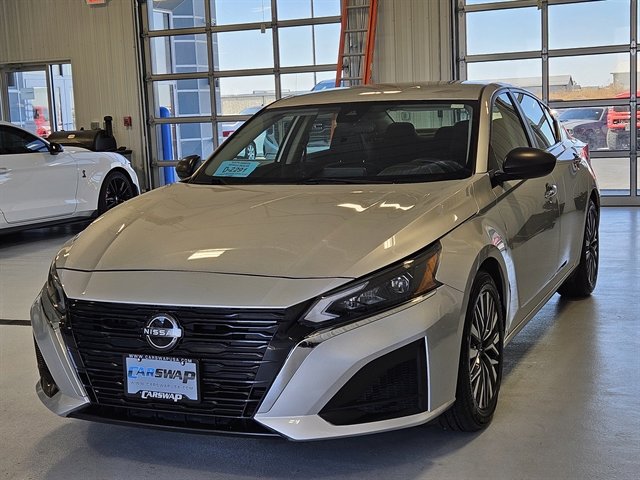 Used 2024 Nissan Altima 2.5 SV image 6