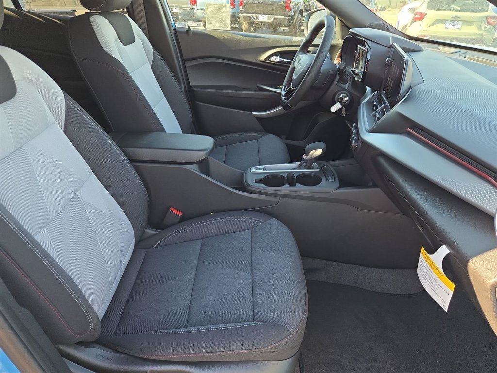 New 2026 Chevrolet Trax RS FWD image 17