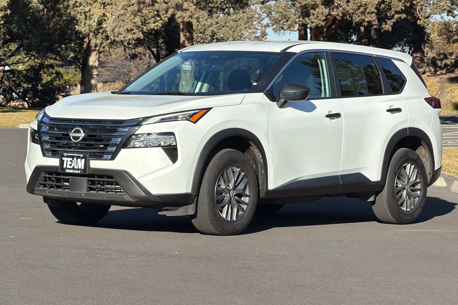 Used 2024 Nissan Rogue S image 8