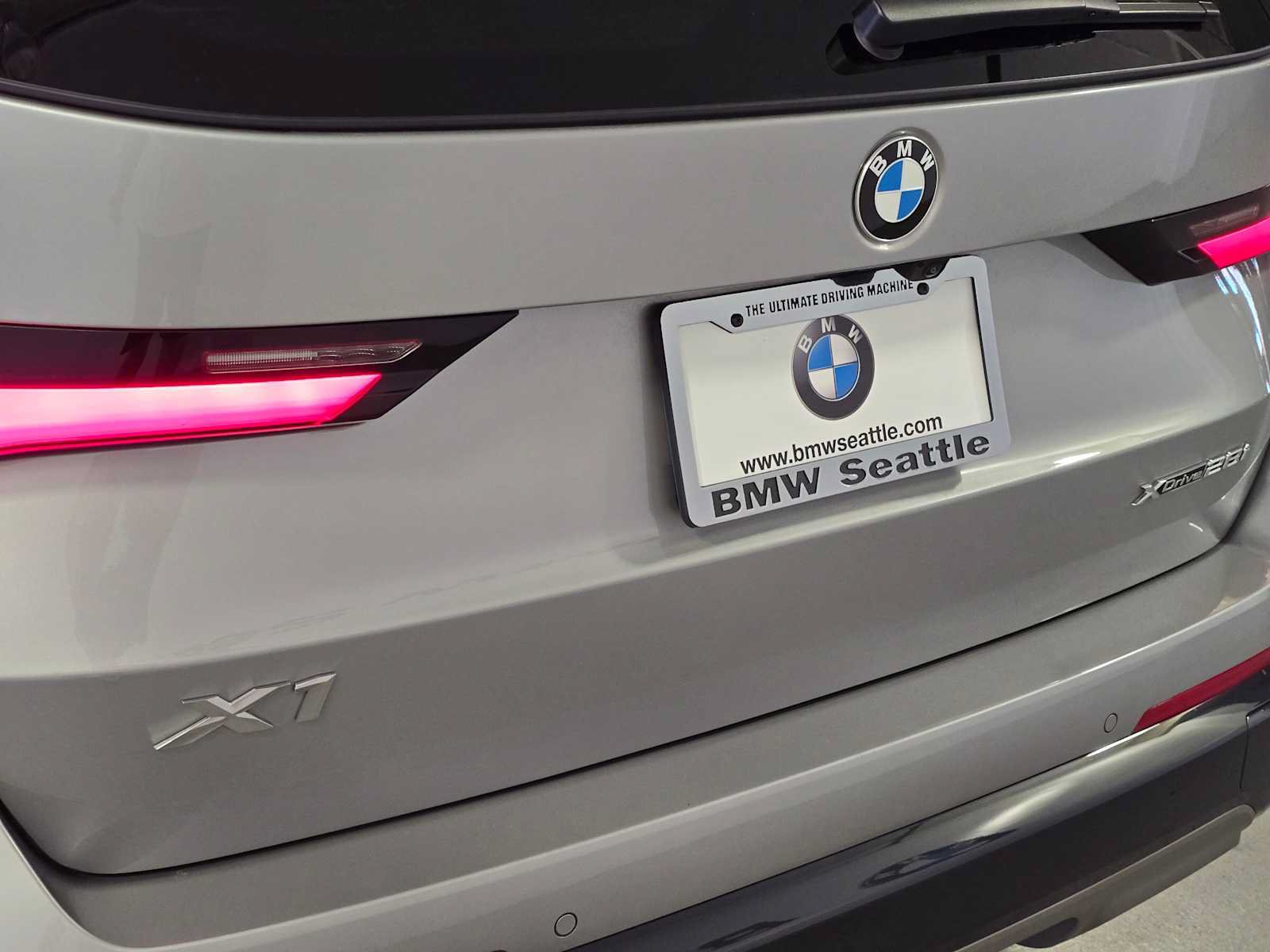 Used 2025 BMW X1 xDrive28i w/ Convenience Package AWD/4WD image 8